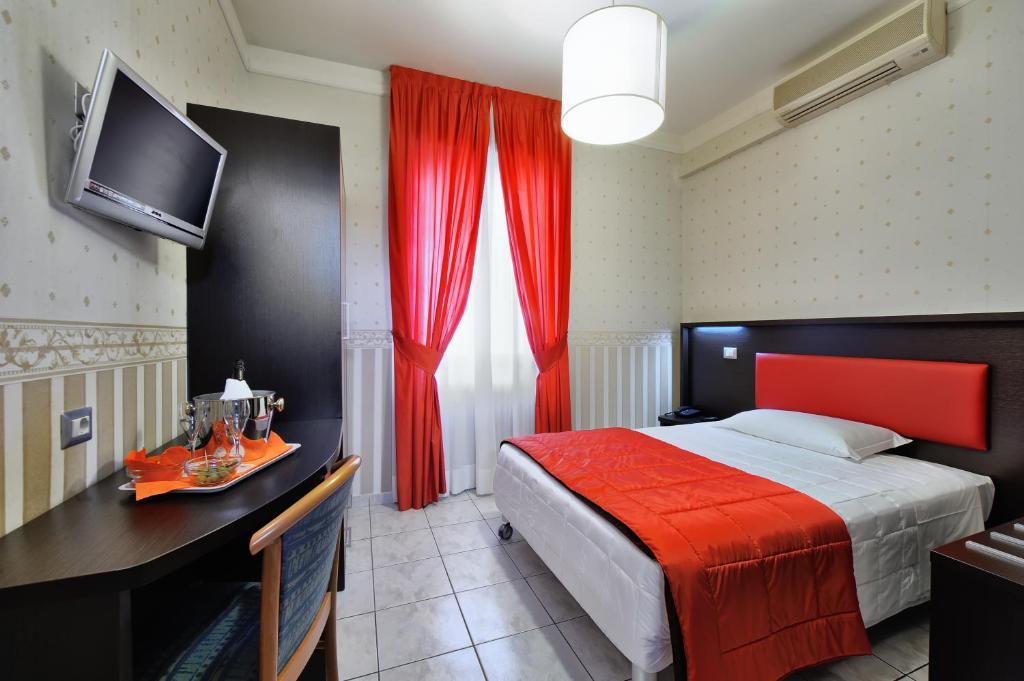 Hotel Al Corso Legnano Exterior photo